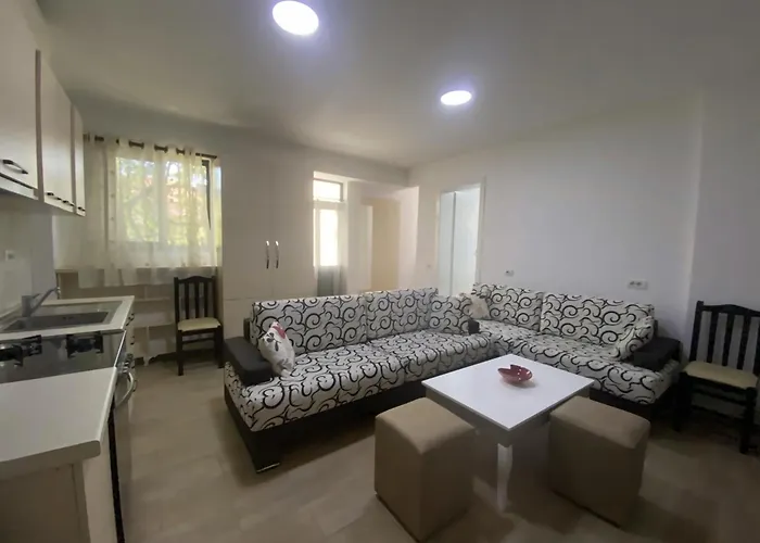 Central Stay Tirana *