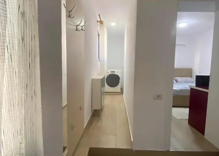 Central Stay Tirana *